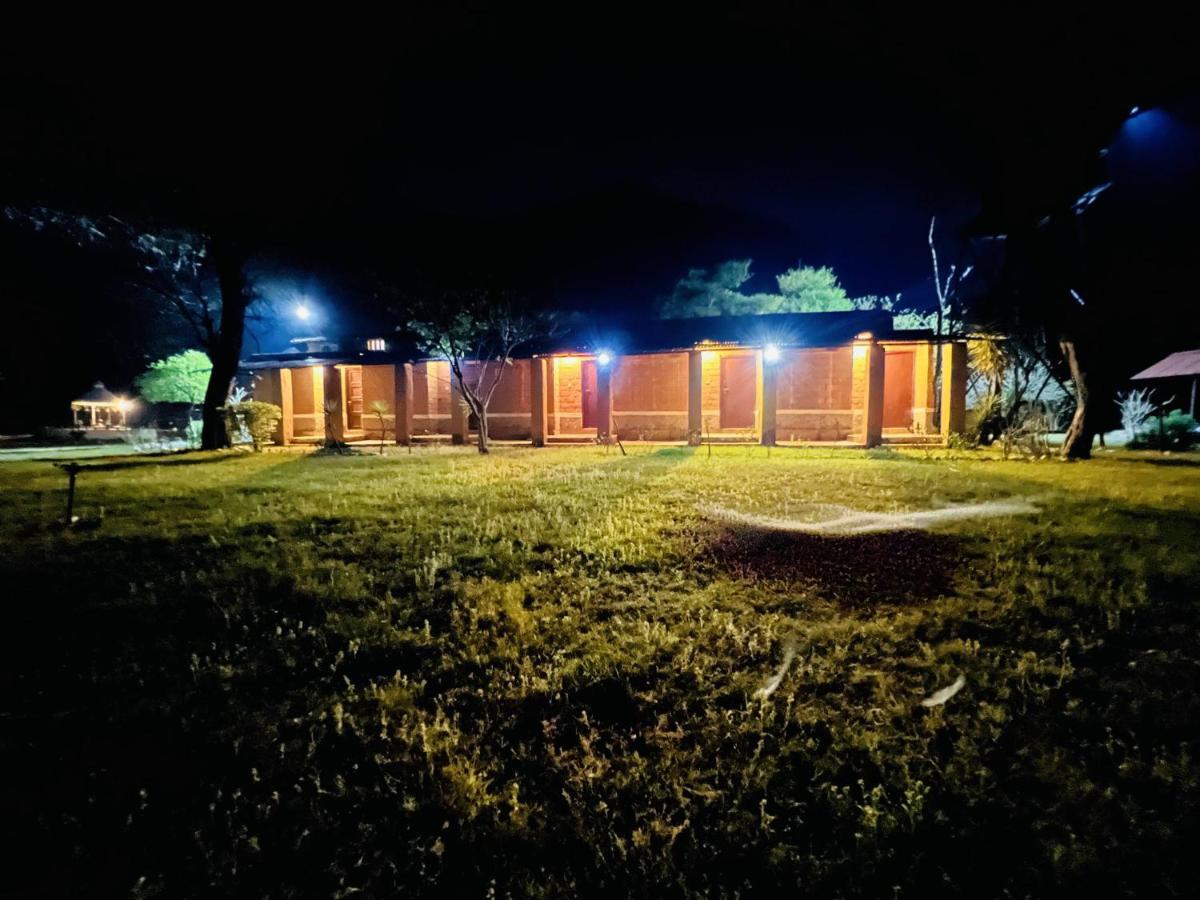 Aura Wildlife Camp And Resorts Marchula ภายนอก รูปภาพ